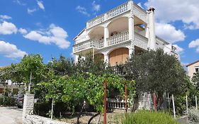 Apartments And Rooms With Parking Space Kastel Stafilic, Kastela - 18673