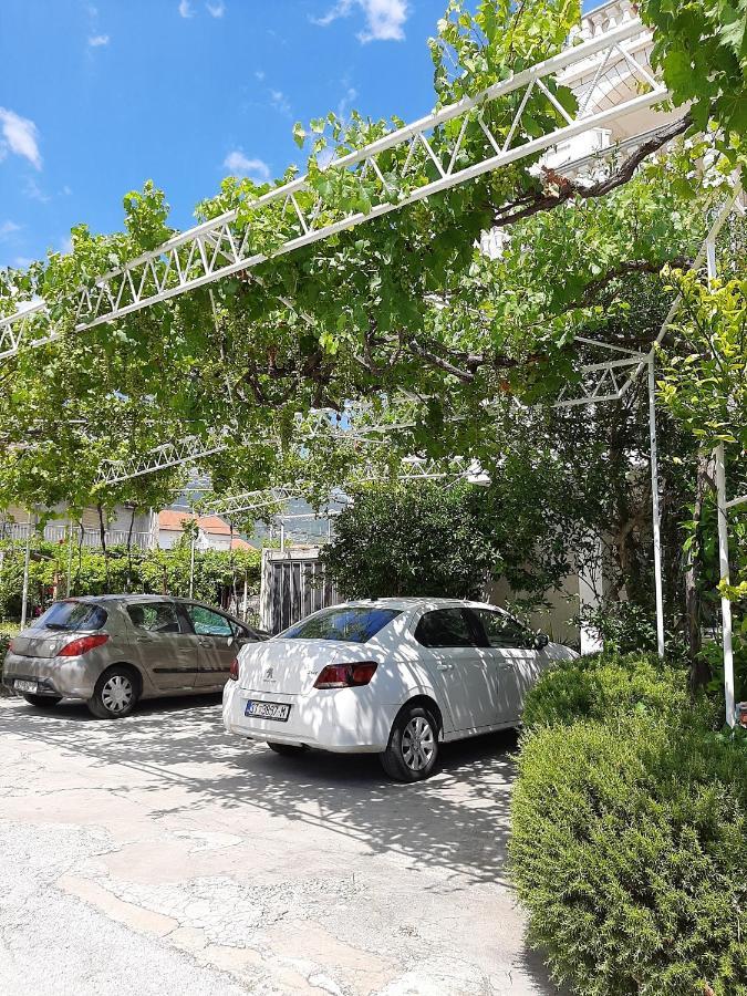 Apartments And Rooms With Parking Space Kastel Stafilic, Kastela - 18673 Zewnętrze zdjęcie
